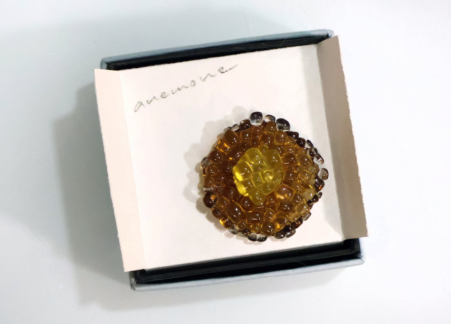 anemone ブローチ L yellow a00206