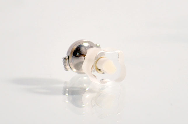 fructus ブローチ S white  a00211