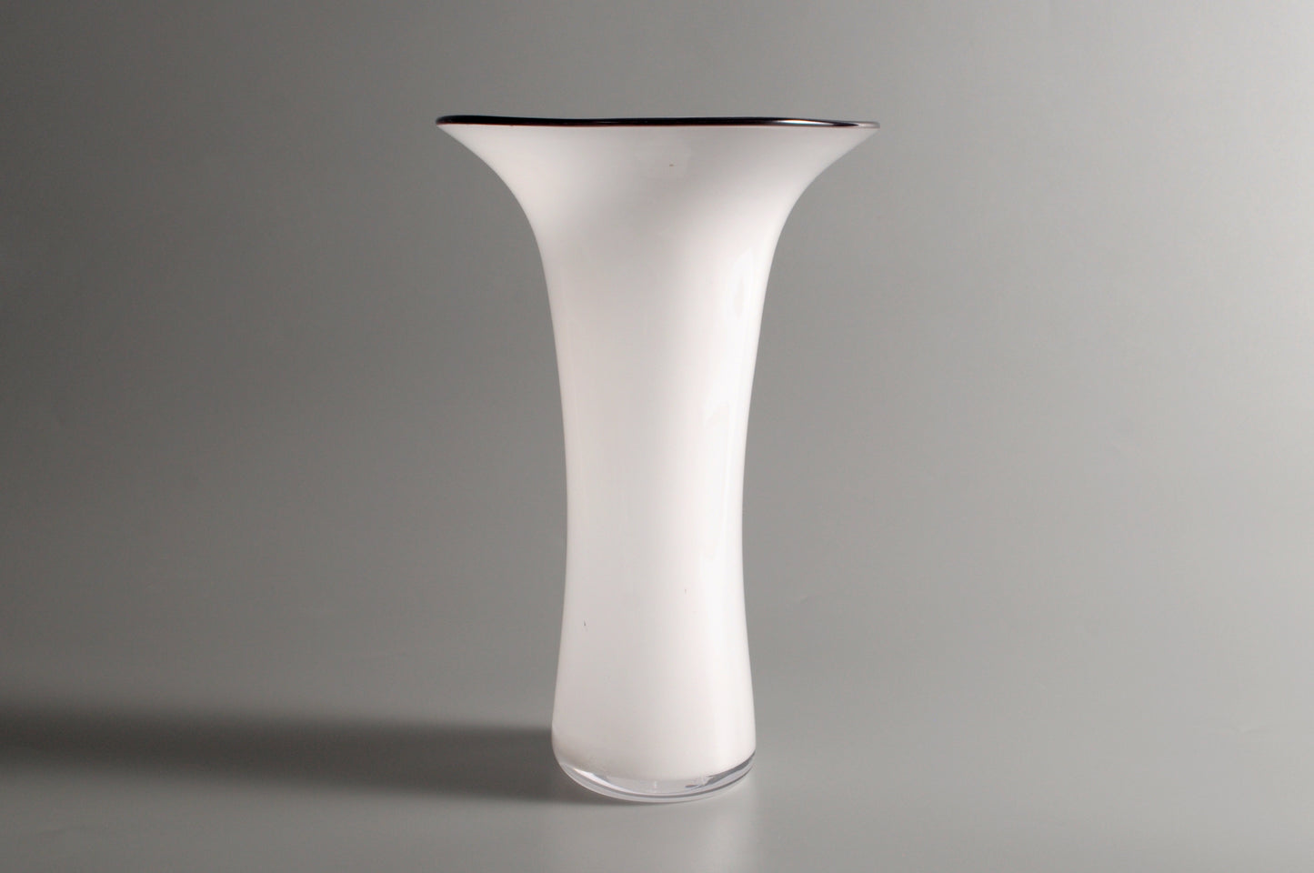 kasumi vase M ivory 4667