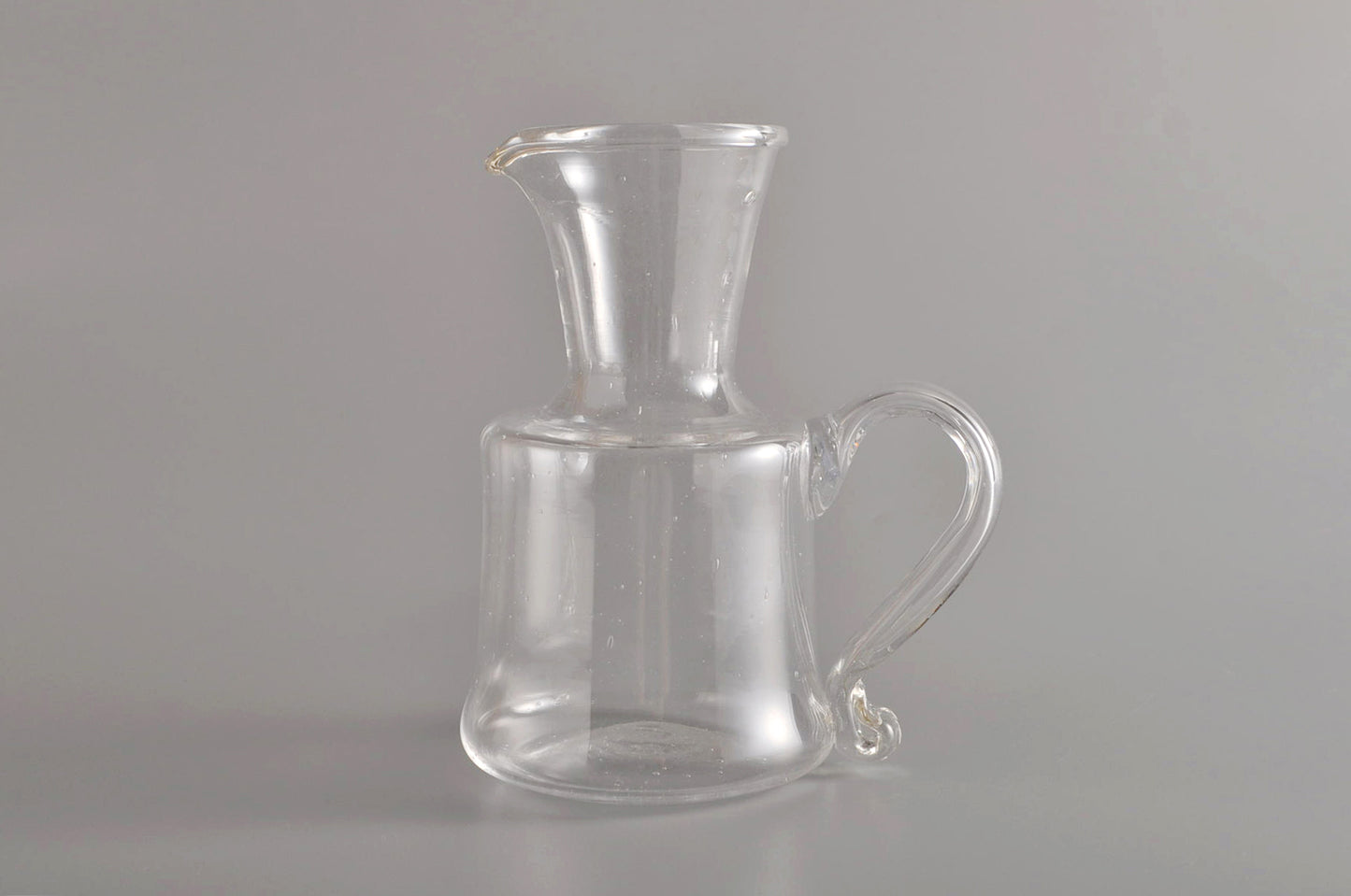 olive stained pitcher S 3377