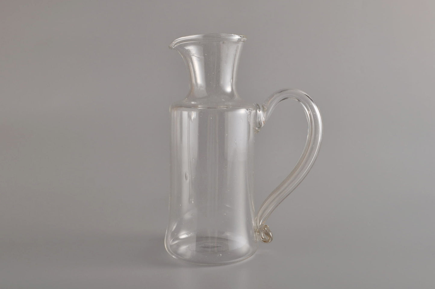 olive stained pitcher L 3378