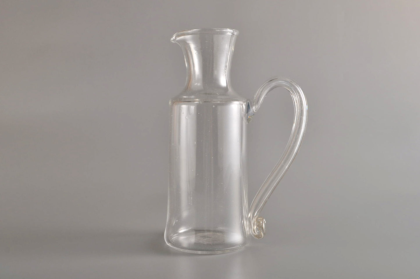 olive stained pitcher L 3379