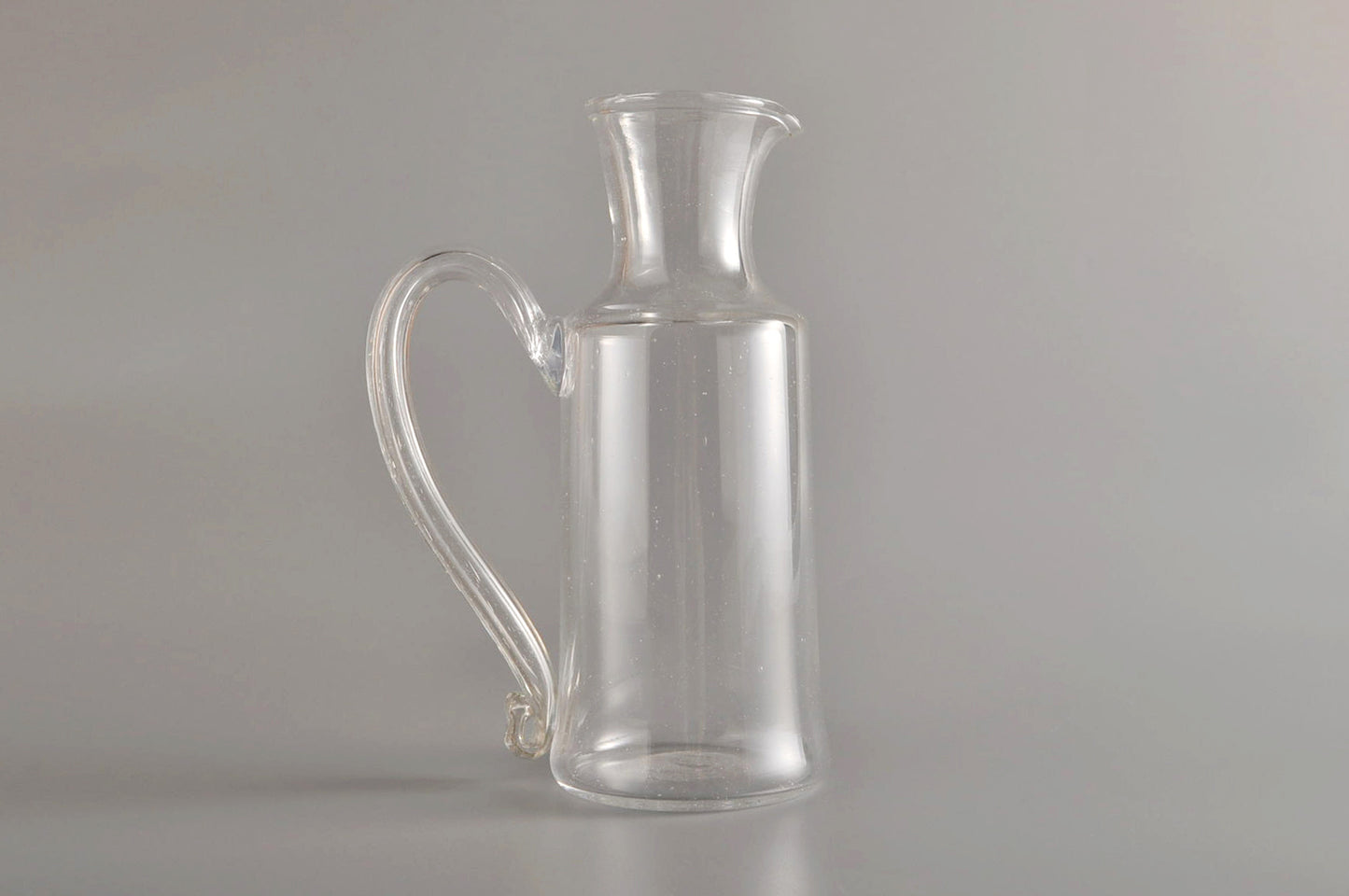 olive stained pitcher L 3379