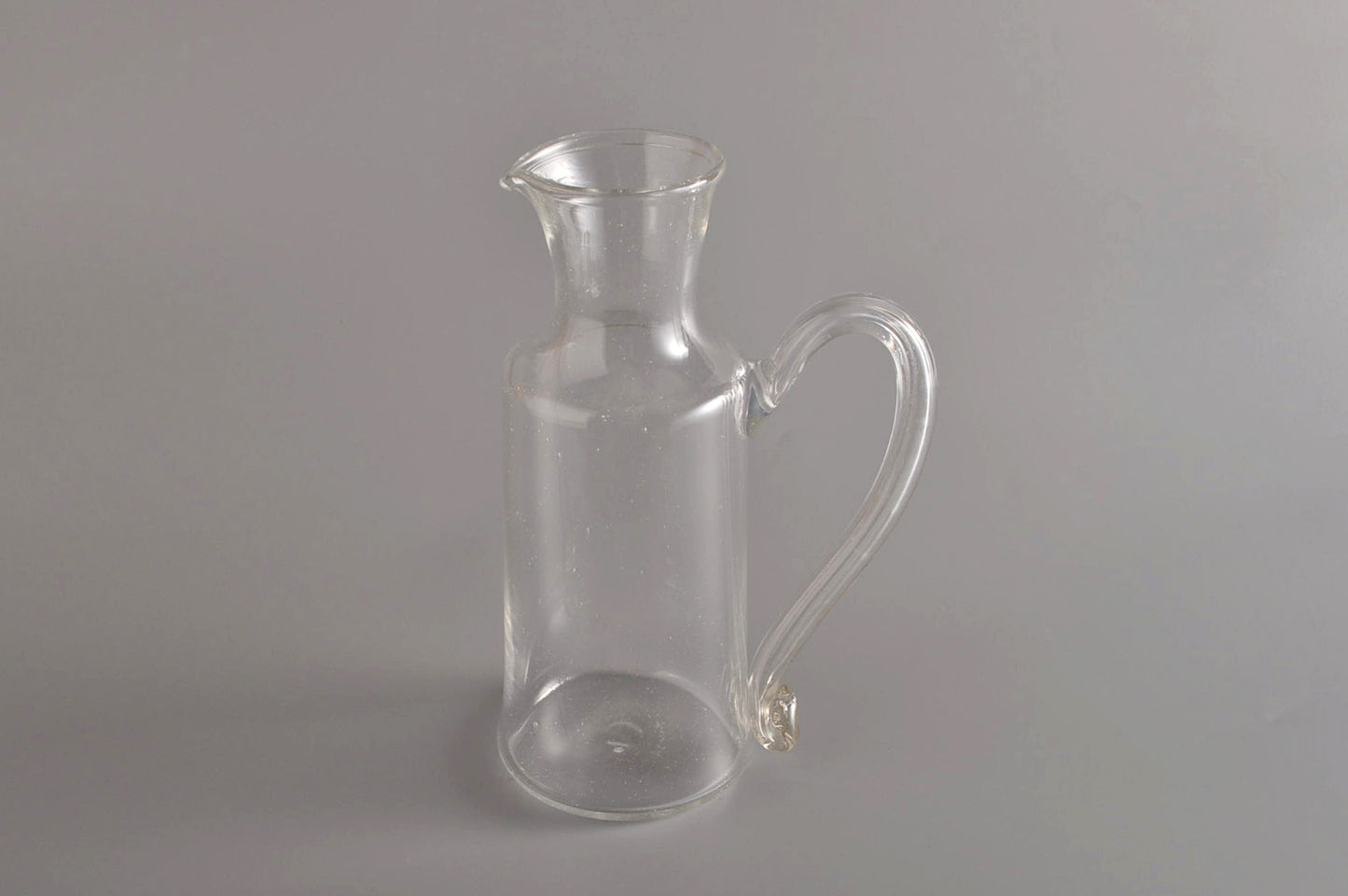 olive stained pitcher L 3379