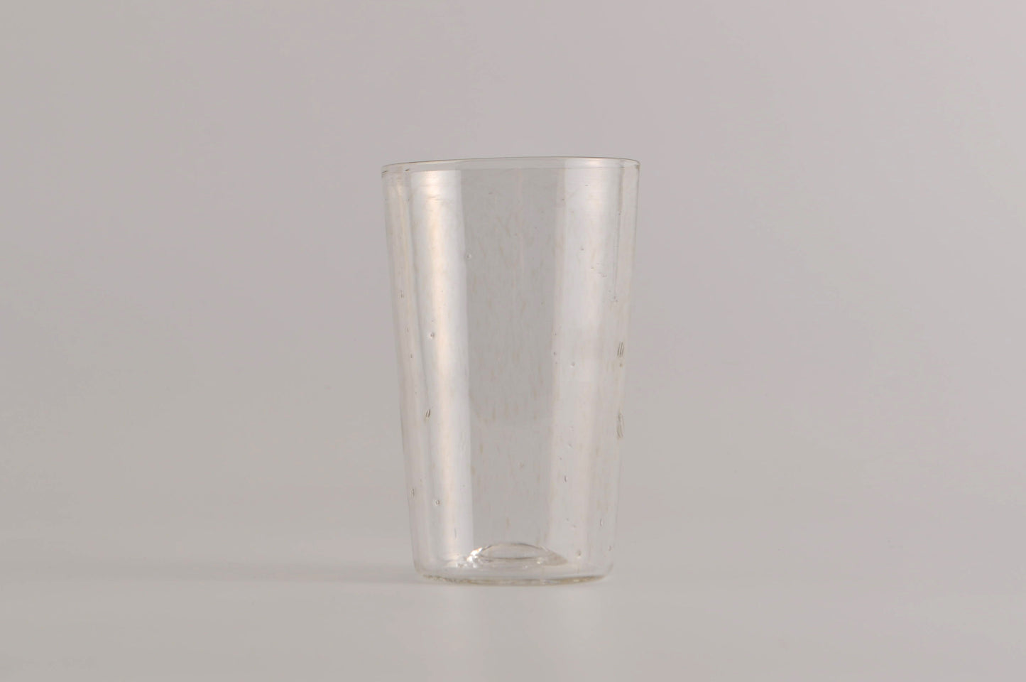 olive stained tumbler M 3393