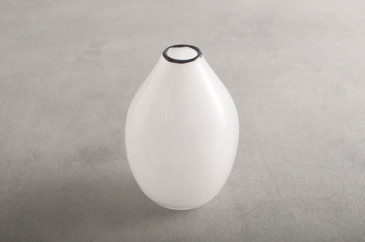 kasumi mini vase ivory a00168