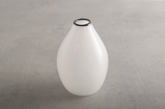 kasumi mini vase ivory a00169