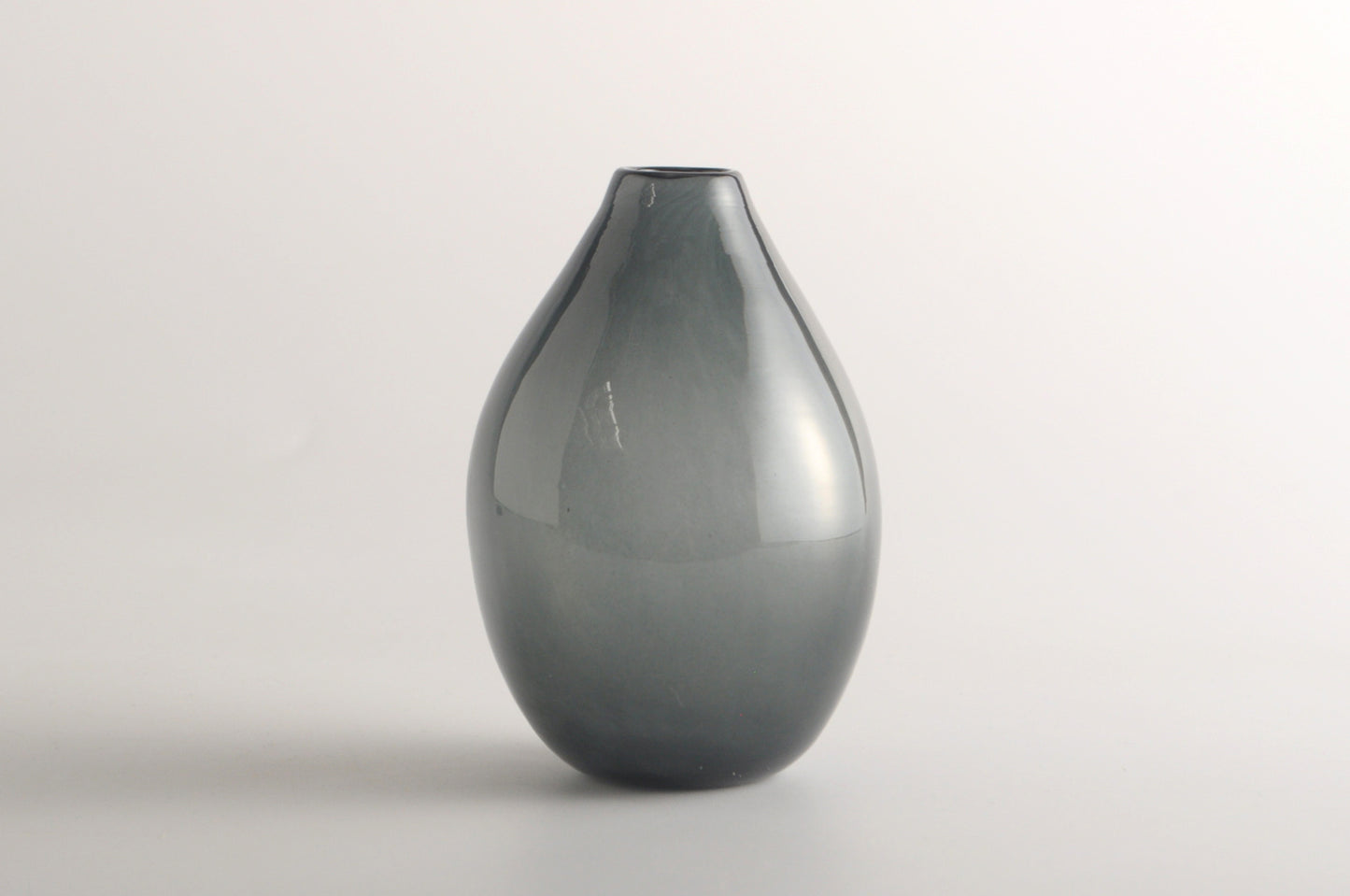 kasumi mini vase grey a00175