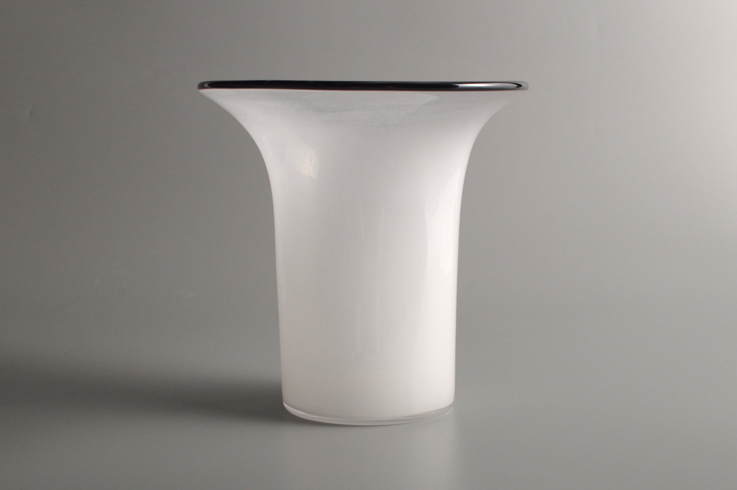 kasumi vase S ivory 4585